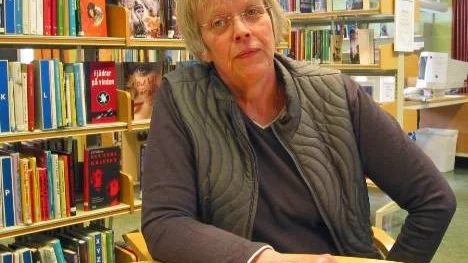 Vidselbon Birgitta Roos Karlsson har lämnat in en skriftlig begäran om utträde ur Socialdemokratiska Arbetarekommunen i Älvsbyn. "Jag kan inte längre försvara den politik som mina före detta partikamrater för i kommunen", säger hon.