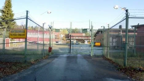 En 33-årig man tog sitt liv i häktet i Luleå natten mot tisdagen.