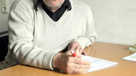 Arkivexpertens ägare, Roland Ekerlin, är rutinerad och vet hur man ska handskas med bluffmakare och falska fakturor.