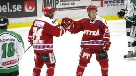 Johannes Westring och Fredrik Edlund lämnar Piteå Hockey som satsar hemvävt inför kommande säsong. Närmaste veckorna väntas en stor del av stommen bli klar. (Arkivbild).