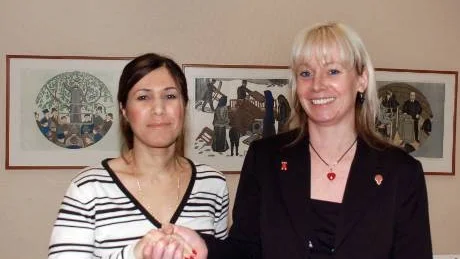 LÅNGT IFRÅN JÄMSTÄLLDA. Än är det långt kvar till jämställdhet mellan kvinnor och män, anser Tina Aghajari och Pernilla Lundqvist.
