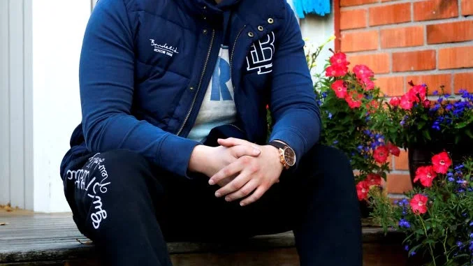 Kräver förbud. 17-åriga Jonathan Eriksson har reagerat kraftigt på att mobbningsappen Secrets har fått spridning i Luleå. "Jag tycker att appen borde förbjudas. Det här är rena nätmobbningen".
