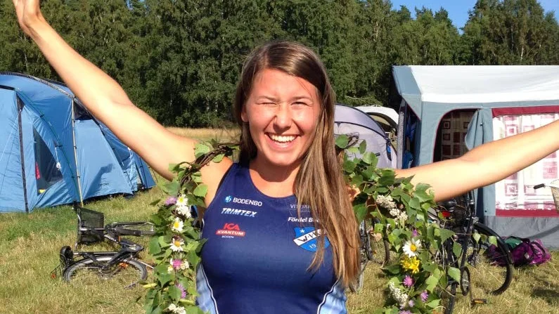 Evelina Wickbom, Vittjärvs IK, efter seger på första etappen.