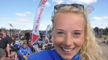 STABILITET. Det är Renen-tjejen Linnea Sundströms melodi  i O-ringen i Boden. Ett nytt bra lopp på den andra etappen