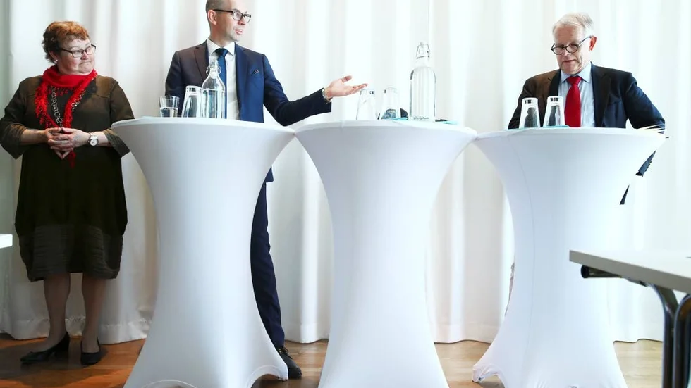 Nöjda. Kommunalråden Yvonne Stålnacke och Niklas Nordström, var glada över att Rikshem med vd Jan-Erik Höjvall valt att etablera sig i Luleå. De är nu nöjda med den granskning som gjorts av affären, en granskning som både Lulebos styrelse och Nordström lade sig i.