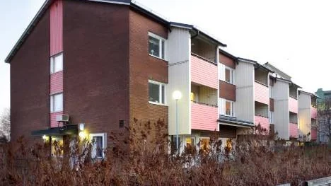 Roknäsgården får ta hela äldreomsorgens besparing 2013 på drygt två miljoner kronor. (Arkivbild)