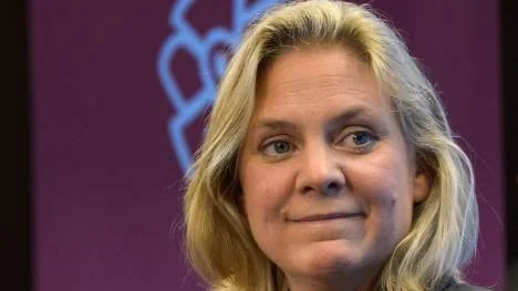 Magdalena Andersson betonade vid presentationen av S-budgeten att det socialdemokratiska alternativet håller sig bättre inom det finanspolitiska ramverket. Peeter-Jaan Kask frågar sig är om detta är en riktig strategi.