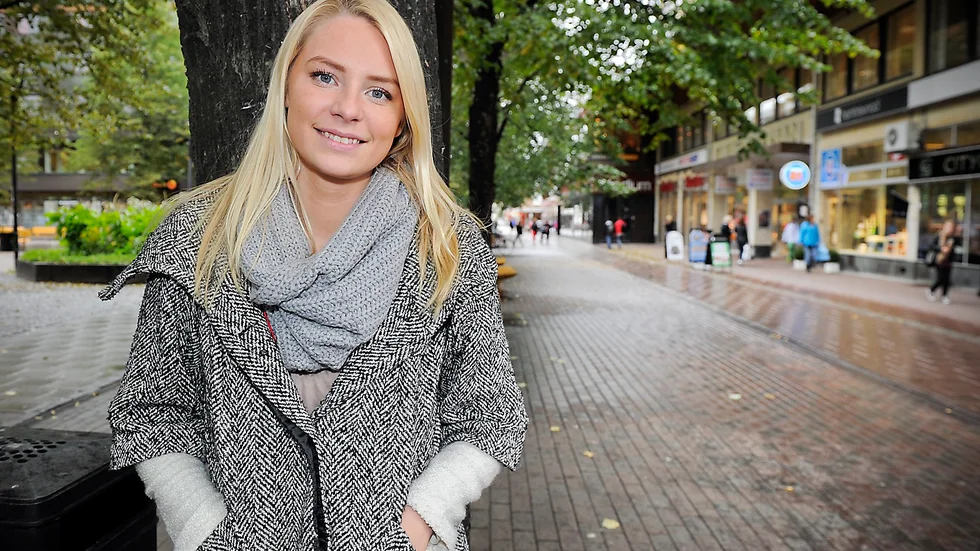 Nöjd. Julia Hjelm ser positivt på att folk från närliggande städer kommer till Skellefteå för att shoppa. Foto: Arkivbild