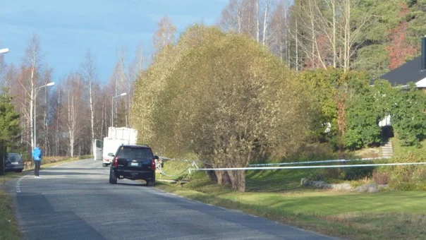Avspärrat. Polisens avspärrning vid platsen för explosionen.
