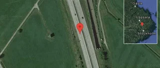 Personbil stillastående på E4 - problem i trafiken