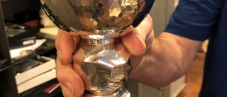 Kände silversmeden från Villberga visar verken  