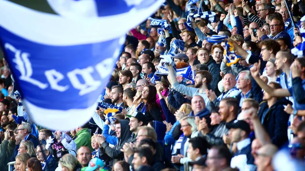 Heja IFK.  - Jag har inte sett någon narkotika på arenorna och förutsätter att folk följer lagar och regler. Vi är där för att stötta IFK på bästa och trevligaste sättet, säger Michael Kihlman, otrdförande i Peking Fanz.