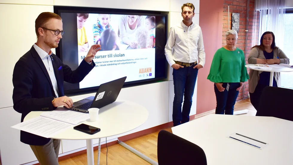 Alliansen. Andreas Löwenhöök (M), Andreas Westerberg (L), Carina Sundbom (C) och Charlotta Enqvist (KD) behöver visa att man är ett trovärdigt alternativ till Socialdemokraterna.
