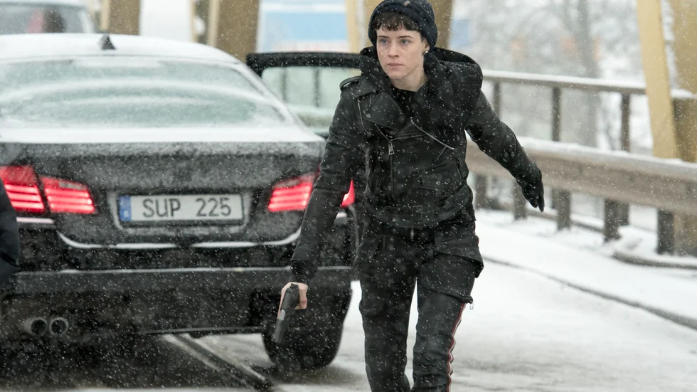 Det blir mycket action när Claire Foy tar över rollen som Lisbeth Salander.