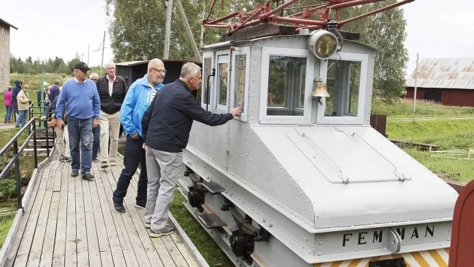 Intresset är stort för den gamla bruksjärnvägen i Robertsfors. I framtiden kanske tågen kan ses vid nya resecentrum.