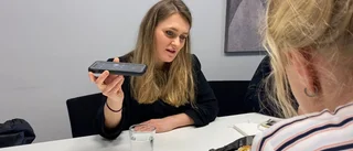 TV: Hör samtalen hem till familjerna i krigets Ukraina