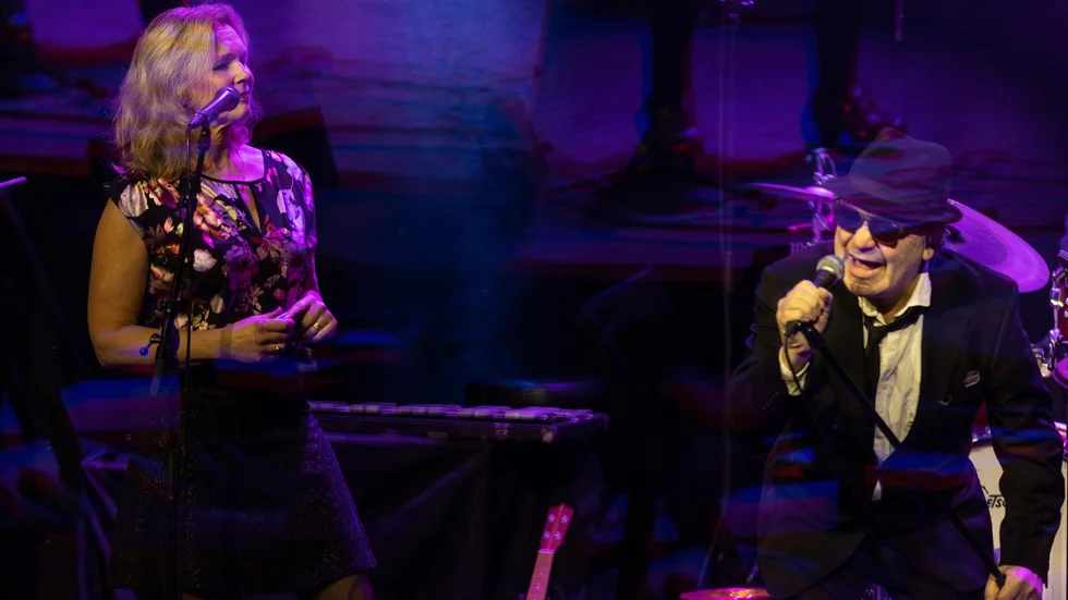 Paul Kessel tar ut svängarna i "Soul man" med Anna-Karin “ako” Nytell Oldeberg som sidekick.