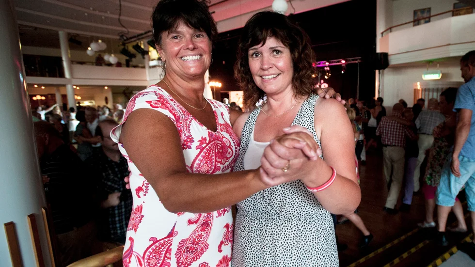 Andra tider. När Charlotta Nilsson och Susanne Rapp var yngre konsumerades det en hel del alkohol i anslutning till danserna. Foto: Lina A Andersson