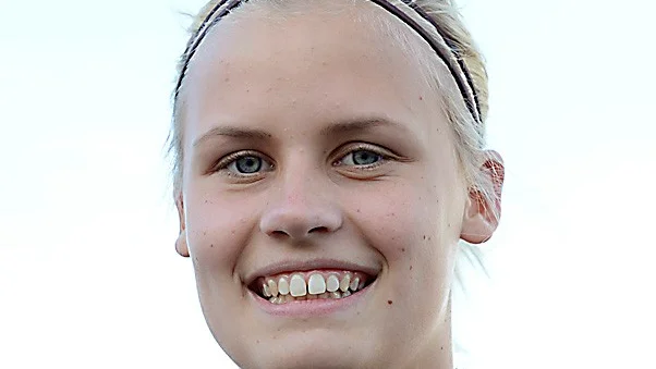 Målskytt. Julia Säll gjorde Moröns ena mål mot Notviken. Arkivbild: Roine Sandlén