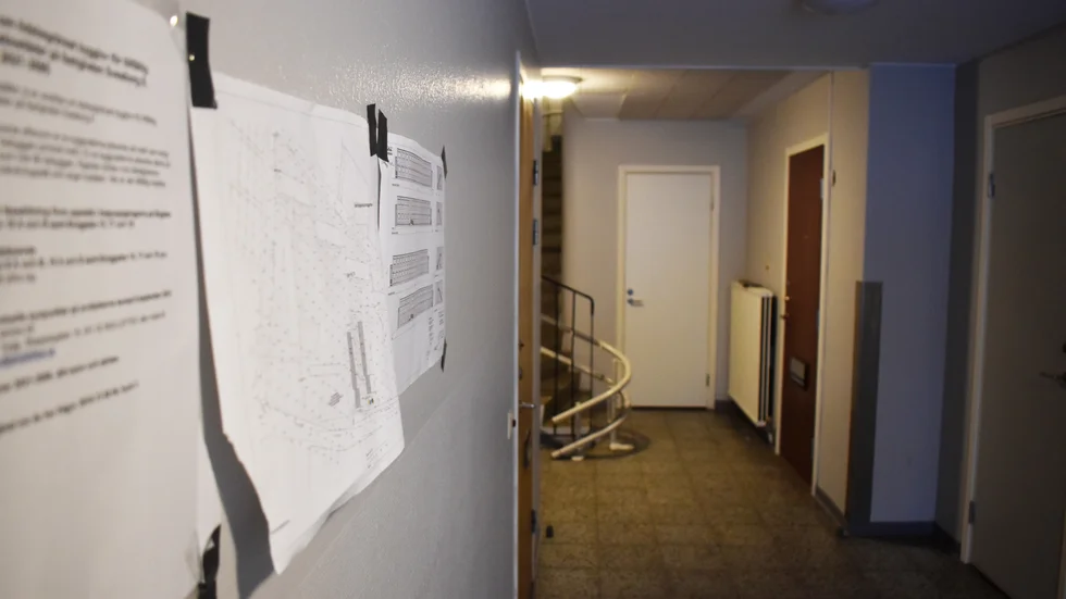En 40-årig man sitter anhållen hos polisen i Skellefteå efter ett misstänkt mordförsök i en lägenhet i Skellefteå på torsdagskvällen. ”Rubriceringen försök till mord är till följd av själva angreppssättet och de skador som målsäganden ådrog sig”, säger åklagare Magnus Öhrn.