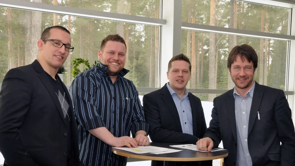 Fr. vänster: NUITEQ Business Development Manager Alex Landoni, NUITEQ VD Harry van der Veen, Zone Systems tekniska projektledare Digital Signage Henrik Siverhall och Zone Systems VD Anders Karlsson.