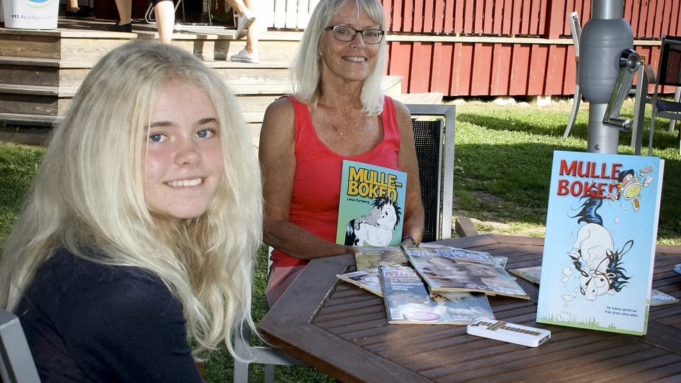 Serietecknaren Lena Furberg och dottern Hannah gästade Tuvagården, som är Sankt Olovs församlings sommargård, utanför Skellefteå i helgen. Foto: Lisa Forsmark