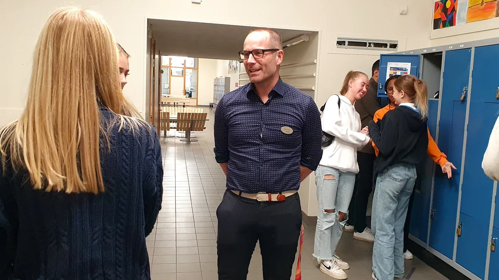 Ingen rapport om rasism eller diskriminering på Malmslättsskolan Tokarp har framkommit. Eleverna är vänliga mot varandra, enlig en nöjd Espen Surén, skolans rektor.