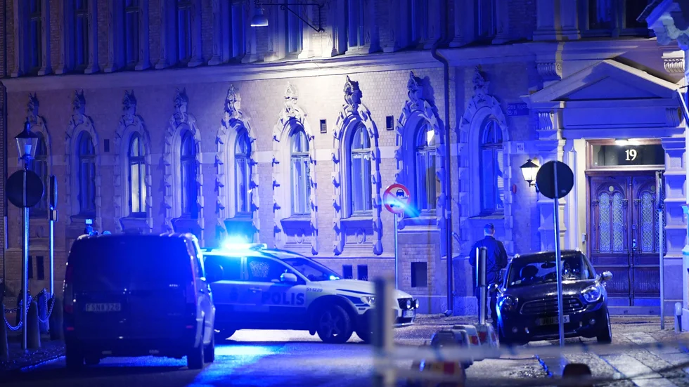 Brandbomber. På lördag kväll kastades molotovcocktails mot synagogan i Göteborg. Foto: Björn Larsson Rosvall/TT.