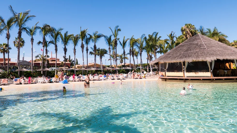 Gran Canaria är den tredje största ön av de tretton öarna i den spanska ögruppen Kanarieöarna i Atlanten.