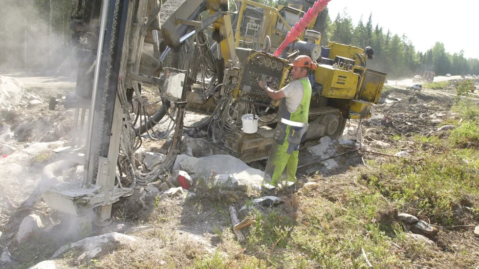 Mera sådant här vill tekniska nämnden se inom Skellefteå kommun. Vägbygget gjordes vid Burträskvägen, och det är cirka 15 år sedan. Foto: Roger Nylund.