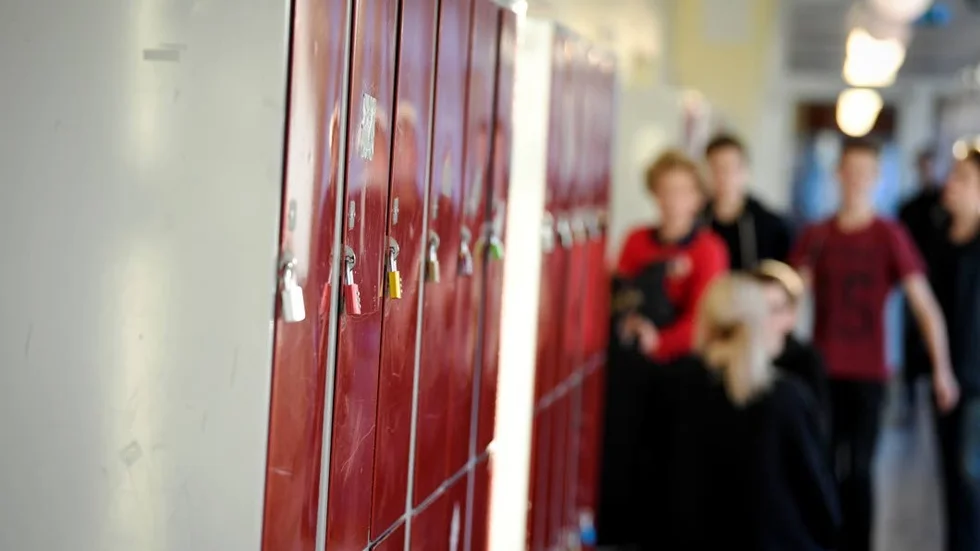 Besparingar i skolan. Nu måste barn- och utbildningsnämnden dra åt svångremmen för att få budgeten i balans.