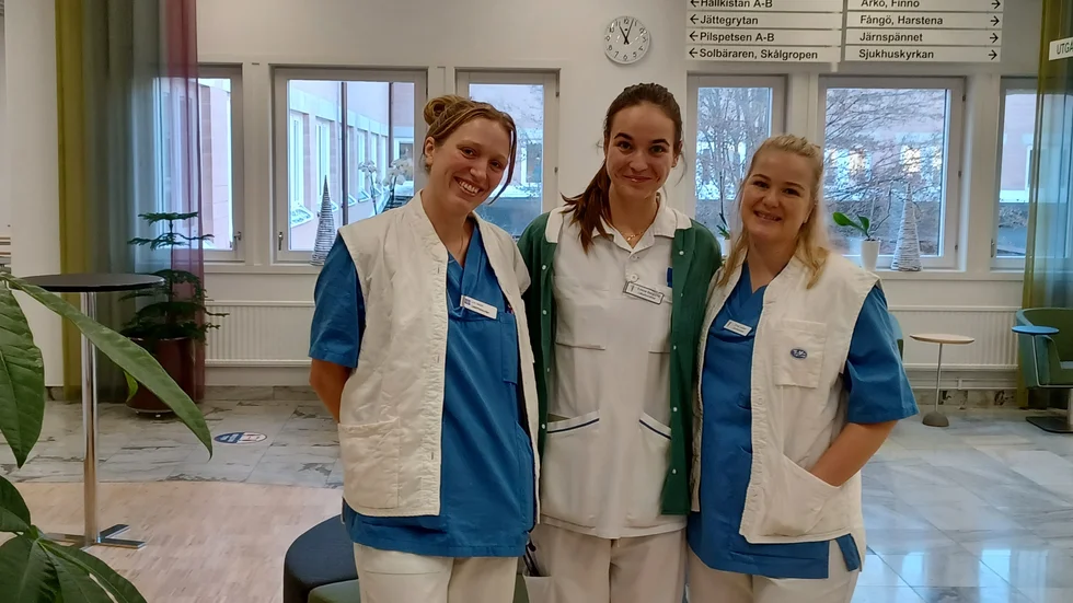 Linn Werth, Emma Bergqvist och Erika Larsen laddar för att pröva sina läkarvingar ute i vårdens alla verkligheter.