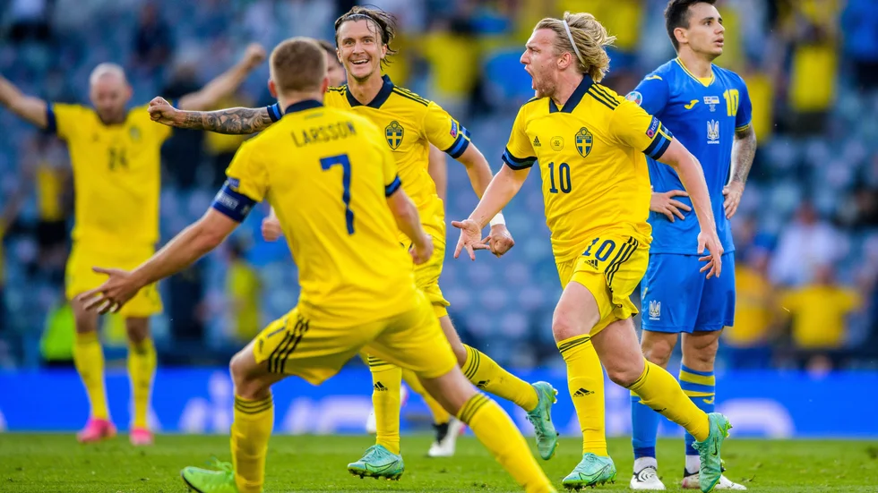 Vem minns inte Sveriges matcher under fotbolls-EM? Sebastian Larsson, Kristoffer Olsson och Emil Forsberg firar 1-1-målet i åttondelsfinalen mot Ukraina. Matchen som spelades i Glasgow gick dock till förlängning där Sverige blev utslaget. 
