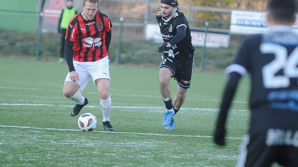 Alexander Jacob var TVSK:s bäste målskytt förra säsongen med elva mål. De flesta efter sommaren. Nu lämnar anfallaren laget och går tillbaka till Assyriska FF.