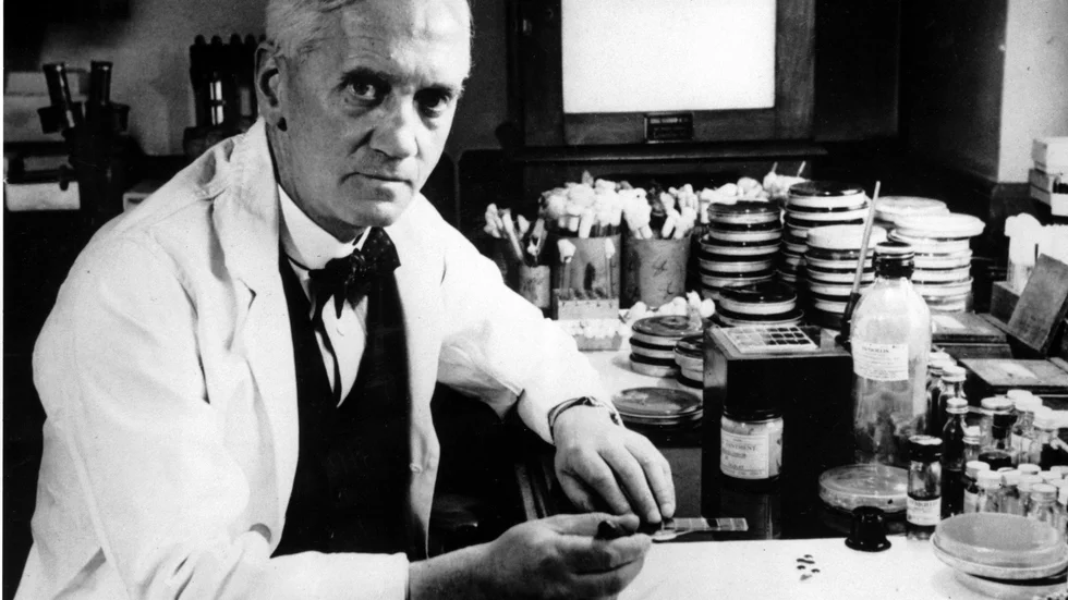 Redan i sin Nobelföreläsning varnade Alexander Fleming för att bakterier lätt kan utveckla motståndskraft mot penicillinet om det används fel. Han fick rätt.