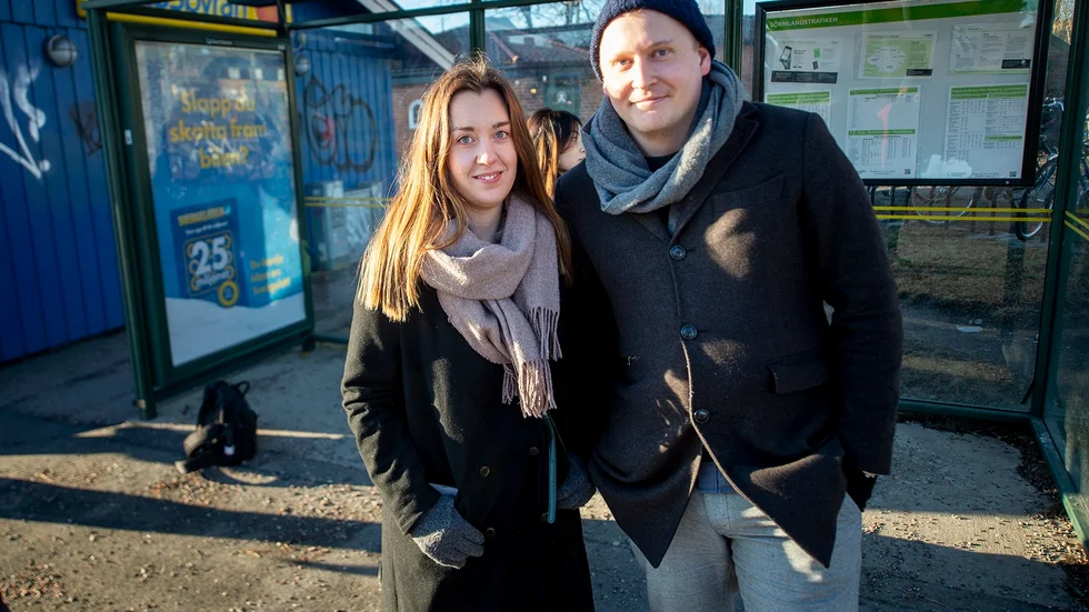 Clara Lundberg och Carl-Leo Söderling är nyinflyttade i Nyköping och skulle åka med tåg till Stockholm under eftermiddagen.