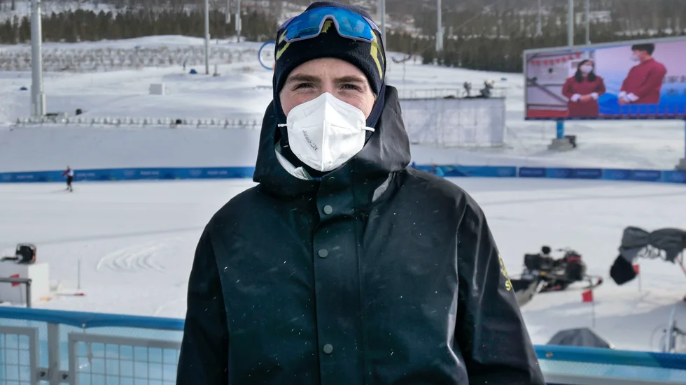 Sveriges längdskidåkare William Poromaa trotsade kylan på skidstadion i Zhangjiakou.