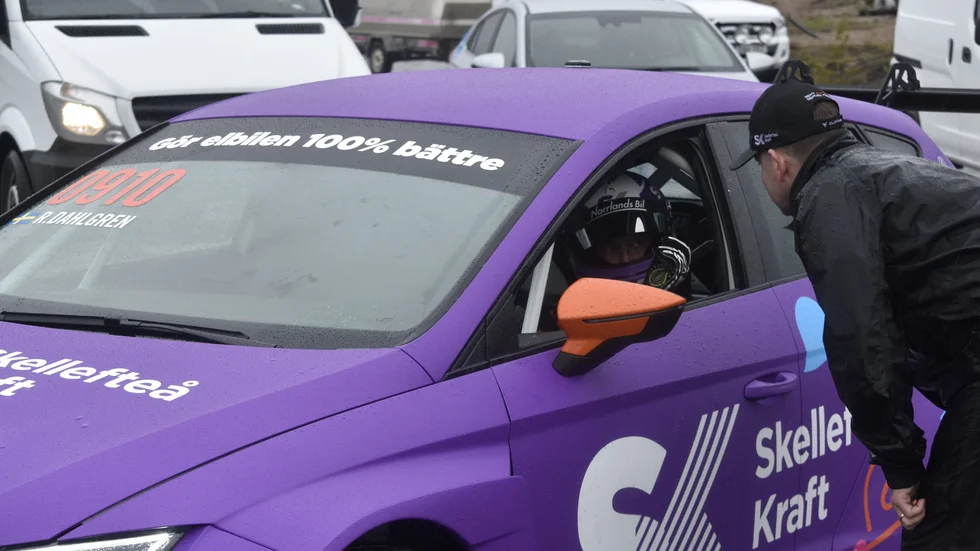 Elbilsprototypen PWR Racing 001 var på Skellefteå Drivecenter under måndagen. Norran var på plats och fick följa med på en tur med framtidens teknik på hjul.