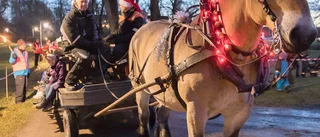 Första advent i Vingåker med julmarknad och tomteparad: "Ser gärna att det blir en tradition"