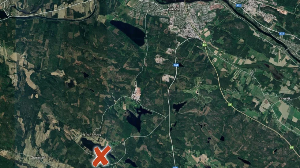 Villan som började brinna står på söder sida om Gärdsmarkträsket.