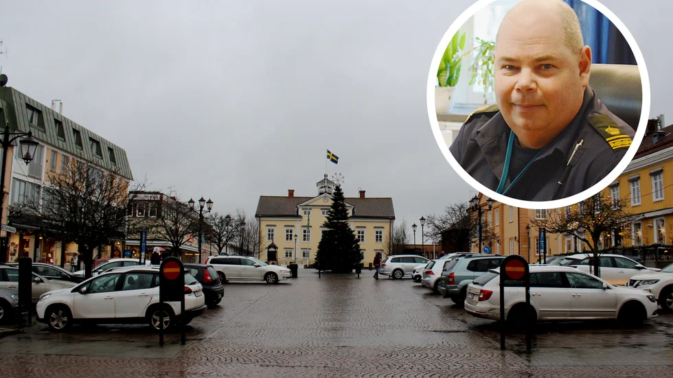 "Jag vill uppman folk att tänka till. Vill man skjuta fyrverkerier finns det många bättre ställen än Stora torget där det är förbud", säger polis Håkan Karlsson. 