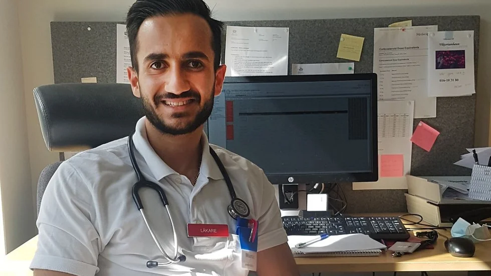 Muataz Lafta från Eskilstuna går läkarprogrammet samtidigt som han doktorerar.  Nu har han utsetts till Årets Uppsalastudent vilket även innebär ett stipendium på 125 000 kronor. "Jag har inte hunnit tänka på vad pengarna ska användas till", säger han.