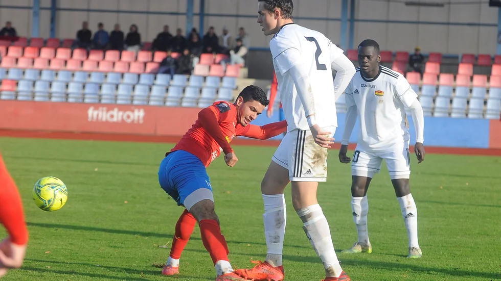 Mohamed Nakouri blir kvar i Bissarna även kommande säsong. Den nionde spelaren att skriva på för 2022.