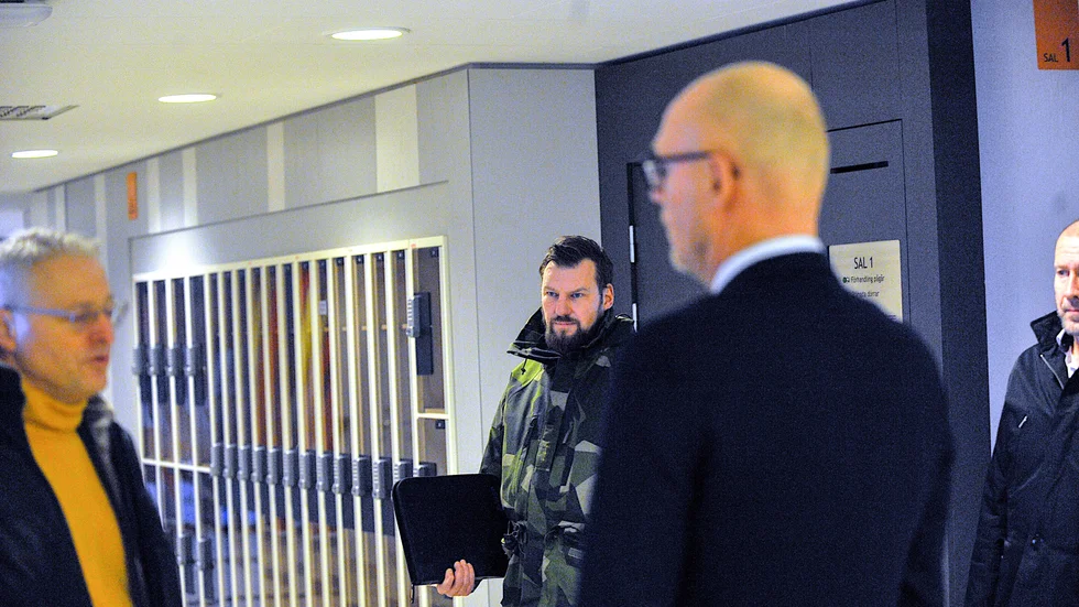 Thomas Regemalm kom till Luleå tingsrätt förgäves och fick se när Jan Lindén och Benny Wernqvist drabbade samman i en het argumentation.