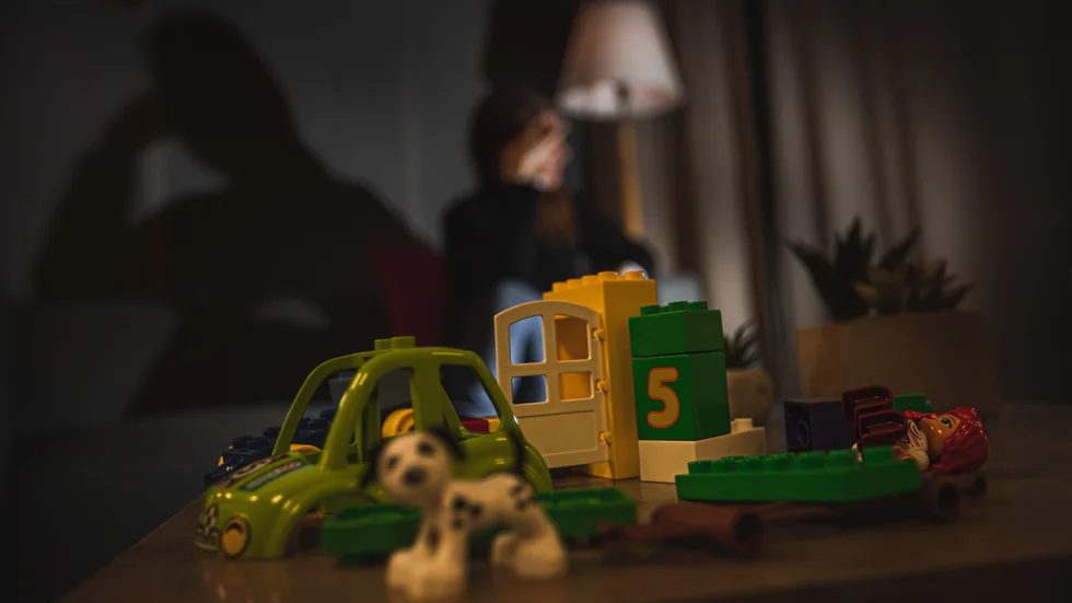 Redan i förskolan var det bråkigt och när Karins son gick mellanstadiet sa han att han inte leva längre. "Han sa att alla hatade honom och att det var lika bra om han skulle försvinna", berättar hans mamma.