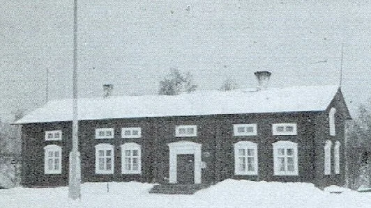 I Brusgården, Svensbyn, som en tid också var poststation, hölls det politiska mötet.