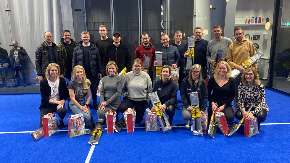De vinnande lagen i höstens seriespel på Hultsfred Padel. 
