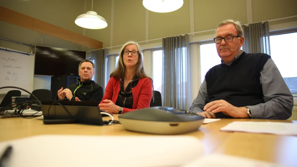 Conny Forsberg (S), Lena Käcker Johansson (KD) och Christer Segerstéen (M) presenterade under tisdagen det nya styrets politiska program. En hel del av punkterna är generella, som att partierna "generellt är för vindkraft". Men här och var finns även några konkreta politiska förslag, som en lösning för bussförbindelser mellan Horn och Vimmerby.