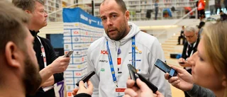 Han öppnar dörren för Öberg