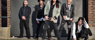 Skivrecension: Låtsasfarlig raggarbilsrock med Close Quarters
